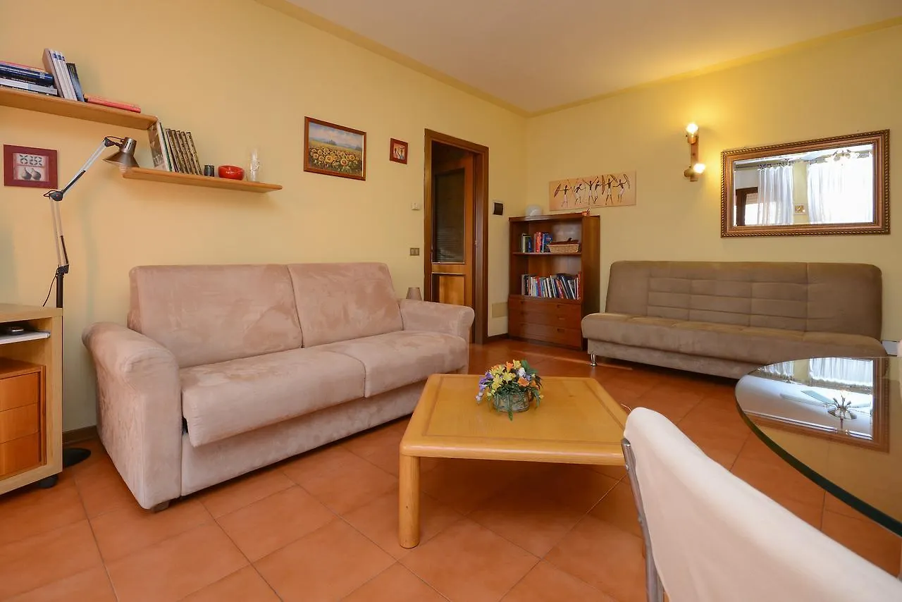 Casa vacanze con ampia piscinaLago e Terme Sirmione Appartamento