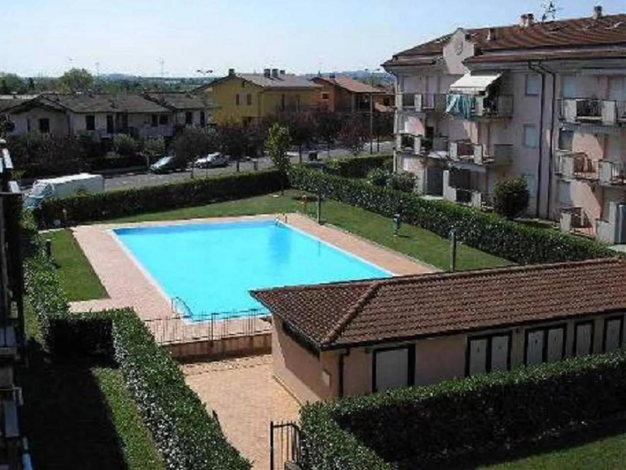 Appartamento Casa vacanze con ampia piscinaLago e Terme Sirmione