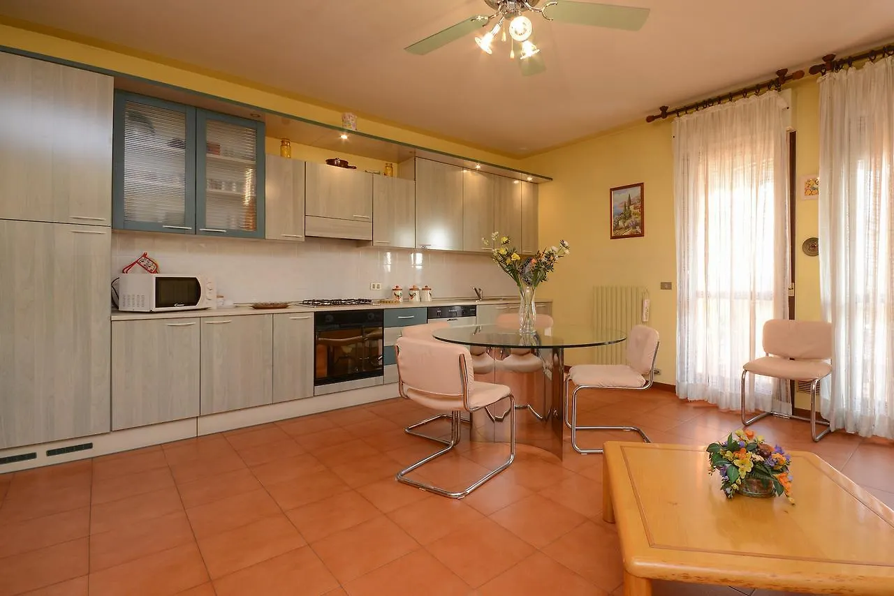 Casa Vacanze Con Ampia Piscina